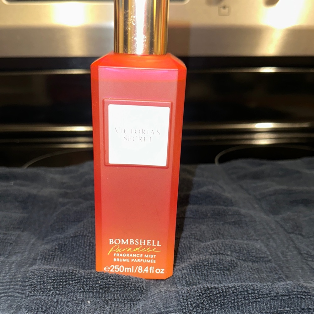 Victoria's Secret Bombshell Paradise Fragrance Mist - Orange and Gold